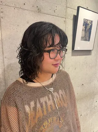 ミディアム パーマ CRESCENDO 山本樹カットカラーのヘアスタイル