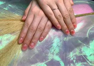 ネイル pink ladyサロン所属・べ にのネイルデザイン