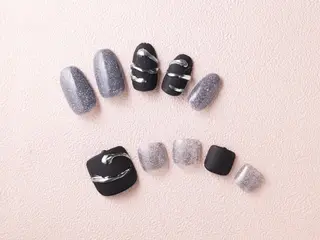 ネイル 💙🤍Tiary M🤍💙のネイルデザイン