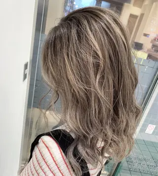 ミディアム カラー N° jillva ♦️川端裕司♦️のヘアスタイル