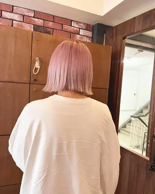 ショート カラー ロイヤルスイート所属・眞壁 華子のヘアスタイル