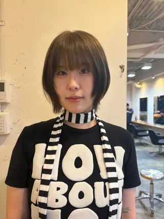 ショート カラー RIN／韓国ヘア レイヤーカットのヘアスタイル