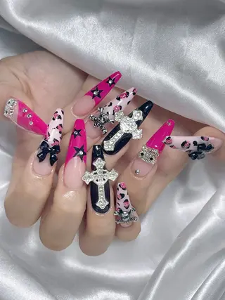 ネイル LEELA NAIL STUDIO所属・LEELA NAIL STUDIOのネイルデザイン
