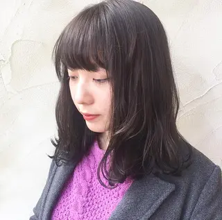 ミディアム カラー 岩田 萌那のヘアスタイル