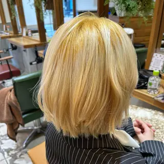 ショート カラー 若狭 彩花のヘアスタイル