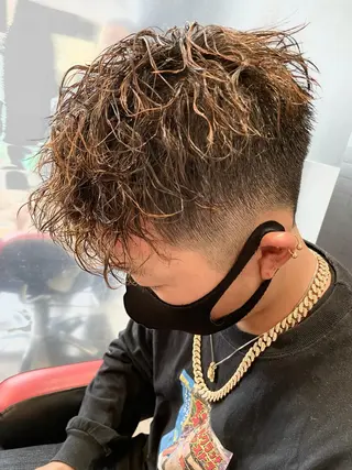 ショート カラー パーマ メンズ メンズヘア特化 崎田 成人のヘアスタイル