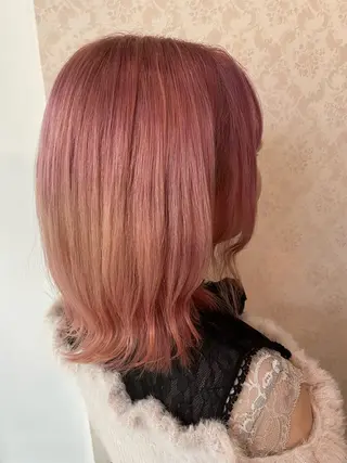 カラー ヒヨシ ルナのヘアスタイル
