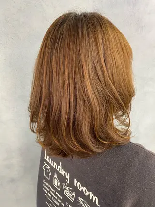 ミディアム 嶋田 久純のヘアスタイル