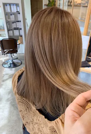 ミディアム 唐澤 千尋のヘアスタイル