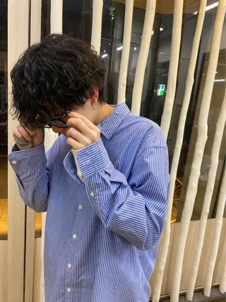 パーマ メンズ 柏のセンターパート のプロ関口 柊太のヘアスタイル