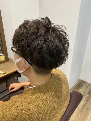 パーマ ショート 阪本 俊のヘアスタイル