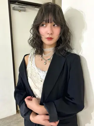 ミディアム カラー mizuki/ピンク ベージュ.レイヤーのヘアスタイル