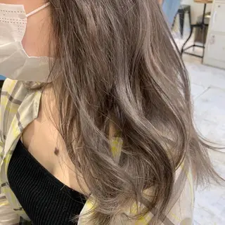 カラー ヤマダ サクラのヘアスタイル