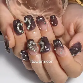 ネイル フラワー ムーンのネイルデザイン