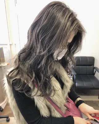 セミロング カラー ヘアアレンジ 透明感/レイヤー 🇰🇷tomonaのヘアスタイル