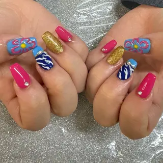 ネイル VIERU 🌈🎀💖のネイルデザイン