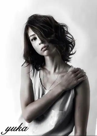 ミディアム 大久保 結加のヘアスタイル