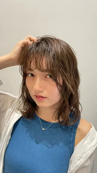 ミディアム カラー 山本 佳奈のヘアスタイル