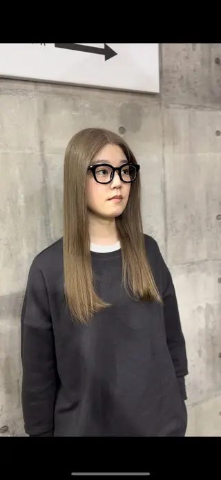 ロング カラー MIRAC所属・uda 抜きっぱなし ブロンド/エクステのヘアスタイル