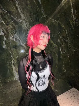 セミロング カラー naito/ブリーチ /エクステ/縮毛のヘアスタイル