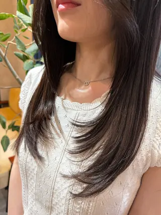 セミロング 🐰艶カラー 韓国風 ヘア Miku 🦋のヘアスタイル