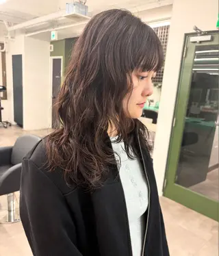 セミロング 綾乃／デザインカラー ／ハイトーン／ボブのヘアスタイル