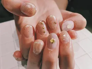 ショート カラー ネイル マツエク・マツパ illum hicariのネイルデザイン