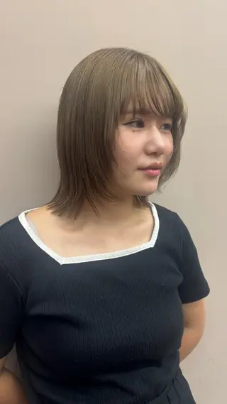 カラー HIBIKI / ブリーチモデルのヘアスタイル
