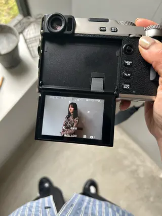 セミロング 佐伯 真奈のヘアスタイル