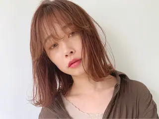 セミロング LOREN＋透明感 オリーブhirokoのヘアスタイル