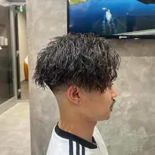 パーマ メンズ パーマ特化美容師 佐藤壮流のヘアスタイル