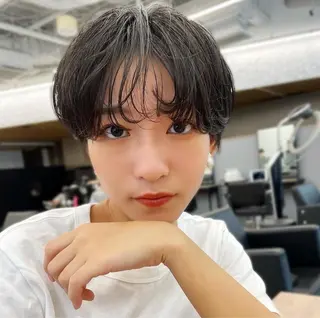 ショート パーマ レイヤー/ショート透 明感カラー/西田祐賀のヘアスタイル