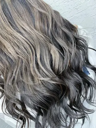 ロング 🥇近藤 恭輔🥇 Recharme新保のヘアスタイル