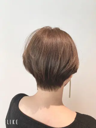 ショート カラー ヘアアレンジ GO TODAY SHAiRE SALON 梅田店所属・ベージュカラー/ボブ チャネリングカットのヘアスタイル