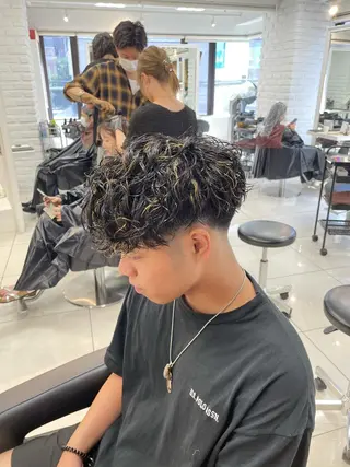 ショート パーマ メンズ フェザーパーマ職人 🪶ryosukeのヘアスタイル