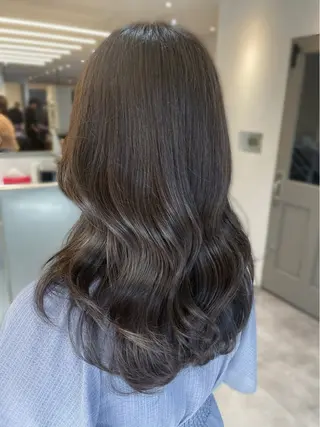 セミロング 櫻井 未悠のヘアスタイル