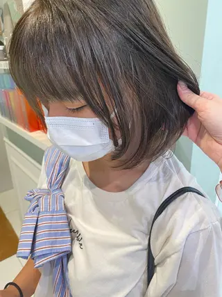 ミディアム 長井 麻帆のヘアスタイル