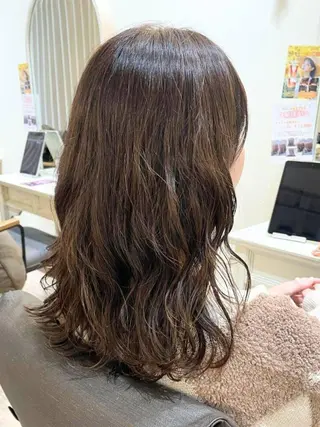 ロング 艶カラー／ レイヤー／栄／あやかのヘアスタイル