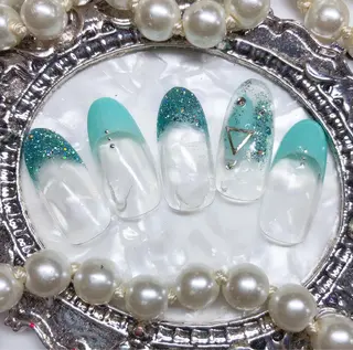 ネイル マジックミラー所属・マジック ミラーのネイルデザイン