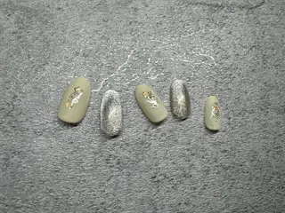 ネイル 平井 唯のネイルデザイン