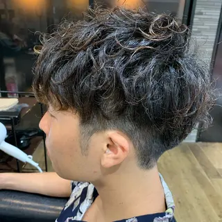 ショート パーマ メンズ オリーブカラー 特化　　kaiのヘアスタイル