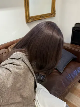 ミディアム カラー ミルクティー× グレージュMOMOのヘアスタイル