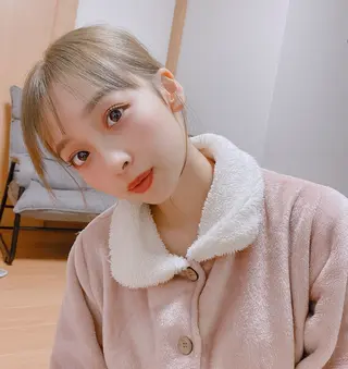 セミロング カラー パーマ ヘアアレンジ VIVIE【ヴィヴィ】所属・髪質改善/韓国風 レイヤー/田村祐樹のヘアスタイル