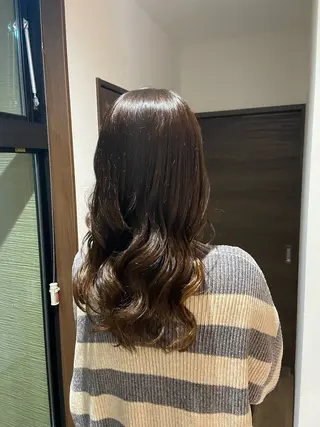 ロング 岩﨑 智穂のヘアスタイル