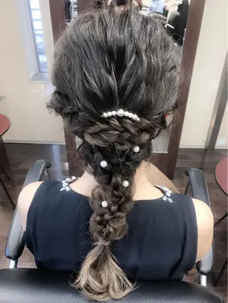 セミロング ヘアアレンジ 沢田 瞳のヘアスタイル