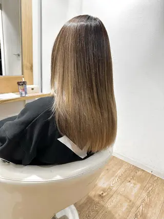 ロング カラー ヘアアレンジ SALOWIN京都河原町Suite店所属・外国人風レイヤー/ ハイトーンSHUのヘアスタイル