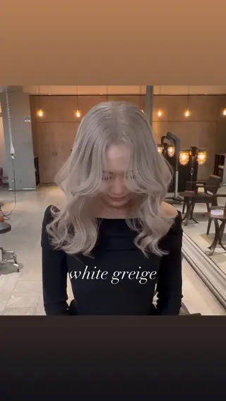 セミロング カラー 💜ハイトーン💛 マジカルかいちゃんのヘアスタイル