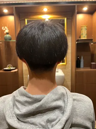 ミディアム ヒロ銀座バーバーショップ丸の内所属・秋山 琳太のヘアスタイル