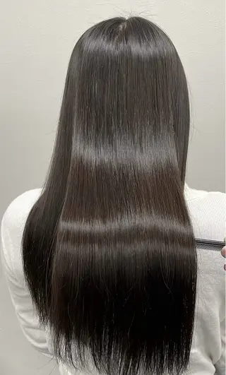 ロング BALE所属・祥華(さちか)／透 明感カラー／髪質改善のヘアスタイル