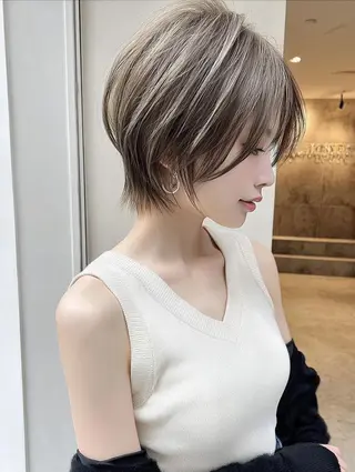 ミディアム 肥後 有紗のヘアスタイル
